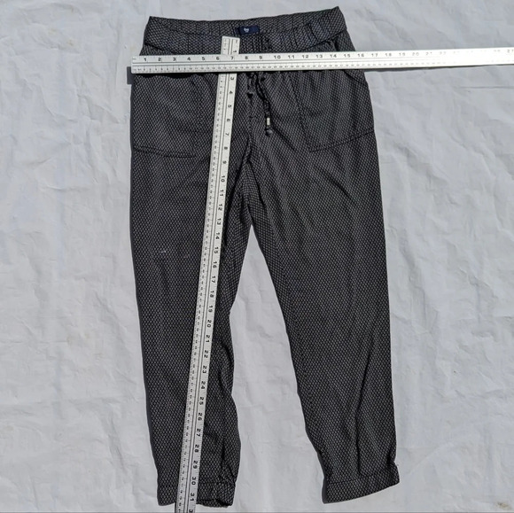 GAP Black with  White Detail Work Pants - Elastic Waist and Ankle- size XS - Picture 2 of 9